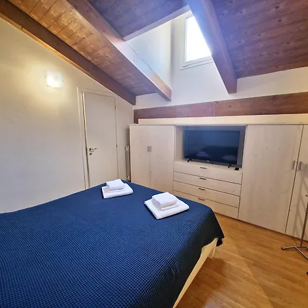 Corte Galliera 1 Apartman *
